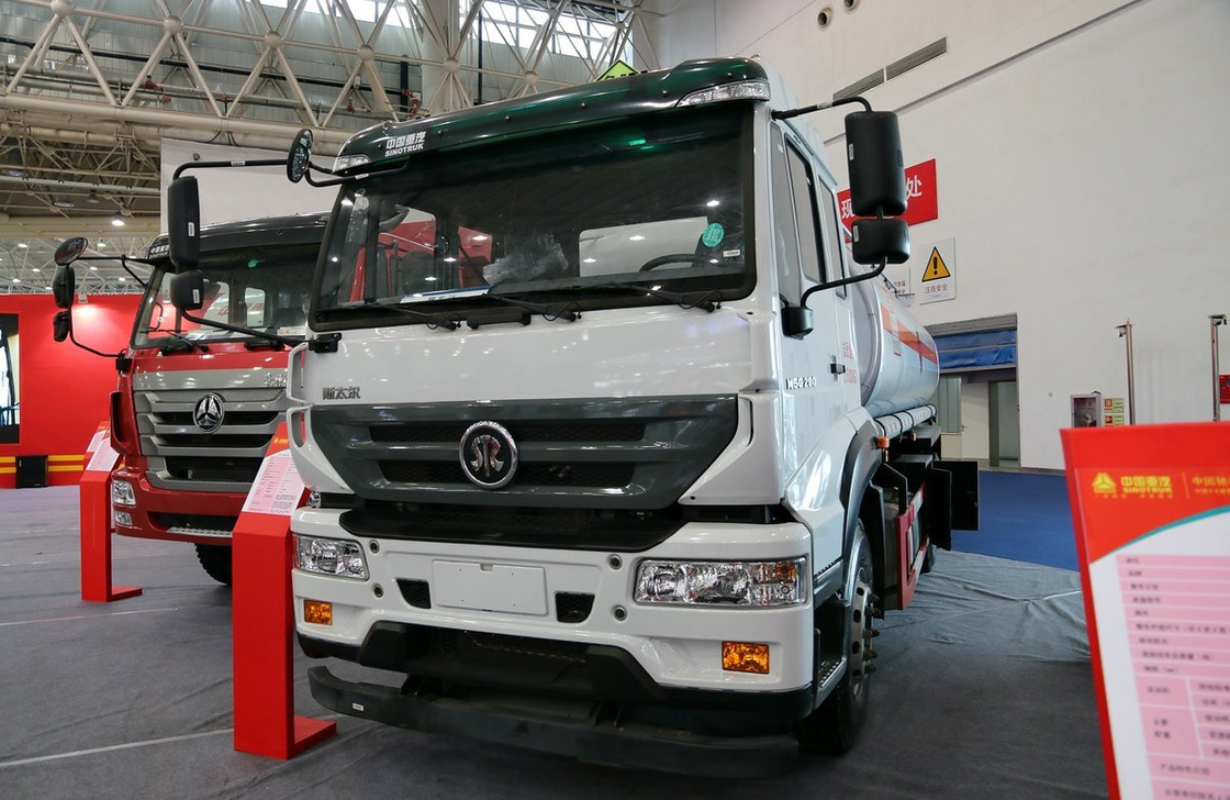 Тяжелый нефтяной танкер грузовик Sinotruck 20m3 Танкер Алюминиевый сплав MAN Передняя ось Плоская кабина