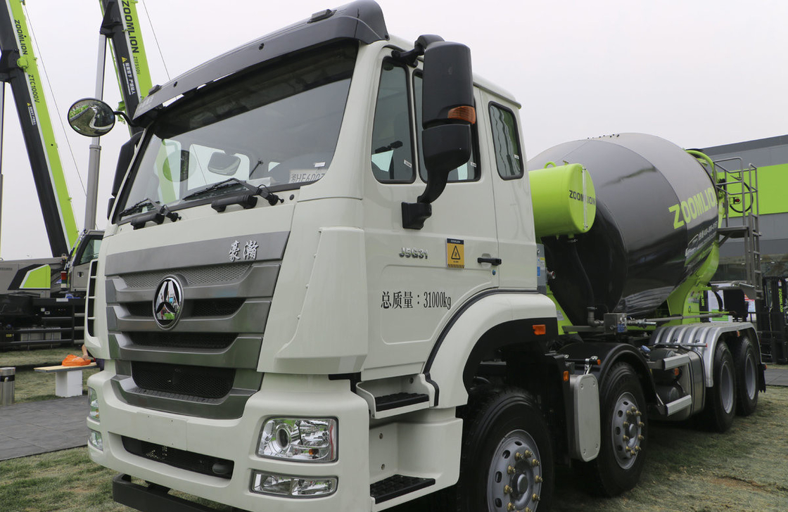 Грузовик для смешивания бетона Гана Hohan J5G 8*4 Шасси Zoomlion Tanker 8M3 Дизельный двигатель 310 л.с.