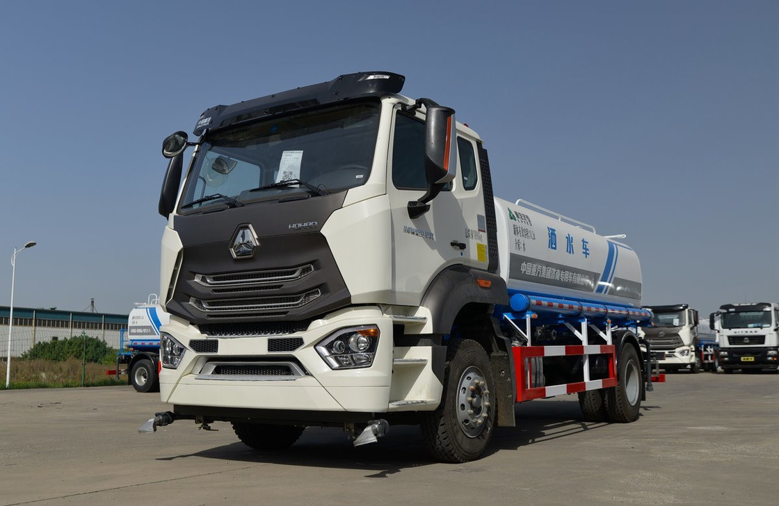 Подержанный Спринклер грузовик одноосной Sinotruck Hohan Модель 10 M3 Спрей Дорога совершенно новый LHD