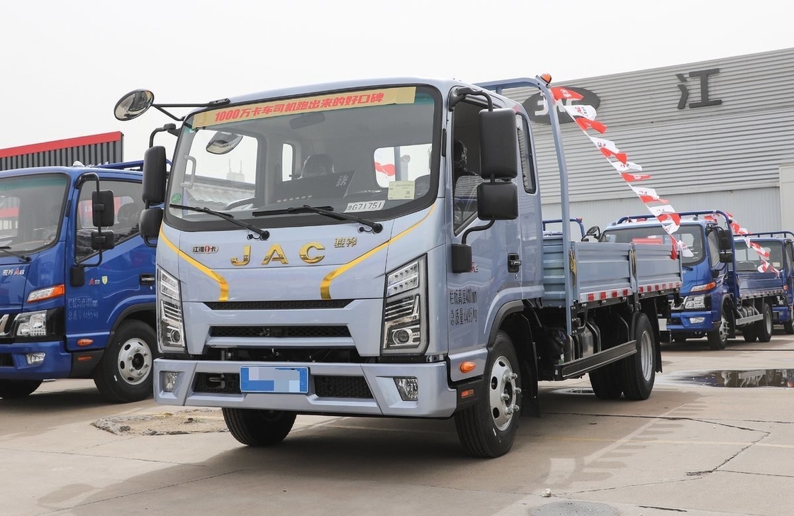 Коробка грузовик JAC 4*2 Легкий грузовик Плоская кровать 6 колес Одноосновая коробка длиной 4 метра