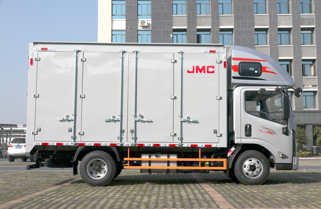 Подержанные легковые грузовые автомобили JAC 4,2 метра фургонная коробка двойной двери однорядный кабинеты с спальным