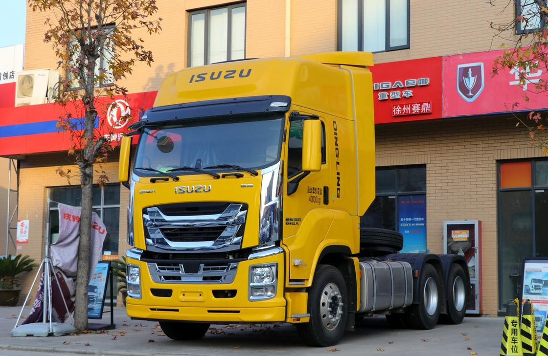 Подержанный грузовик тракторные агрегаты 460 л.с. мощный Эгин ZF коробка передач Isuzu Prime Mover высокая крыша кабины