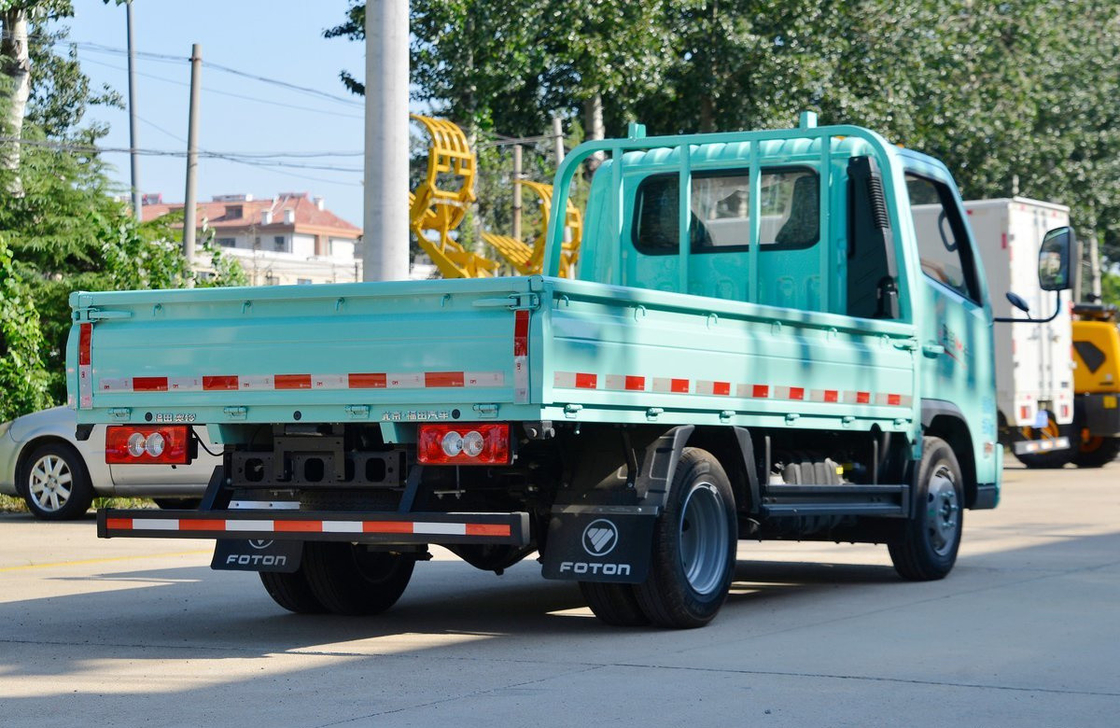 Подержанный грузовой грузовик Foton Light Truck Flat Bed 3,7 метров длиной