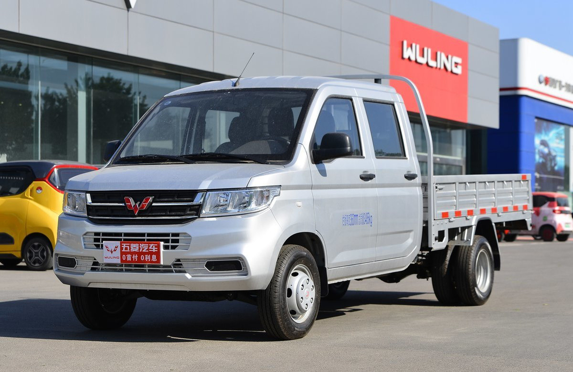 Коробка грузовик Грузовик Wuling Легкий грузовик Двойной кабины 3350 мм колесная база 4 * 2 Drive Mode 6 шина