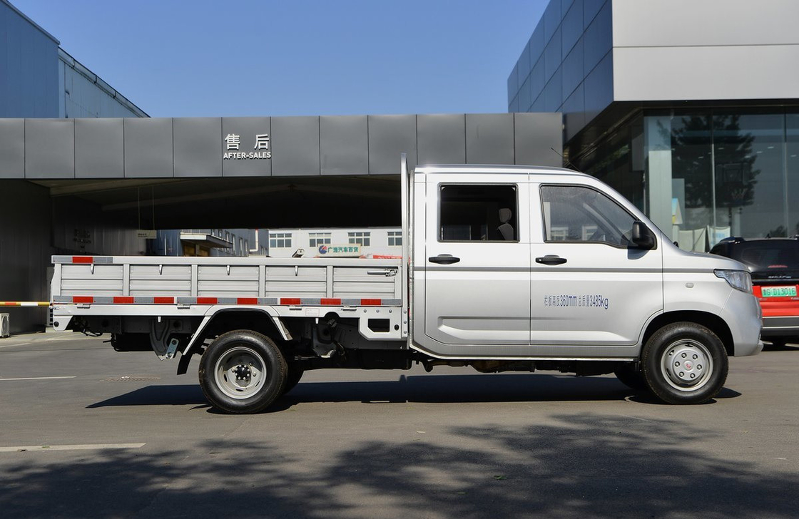 Коробка грузовик Грузовик Wuling Легкий грузовик Двойной кабины 3350 мм колесная база 4 * 2 Drive Mode 6 шина