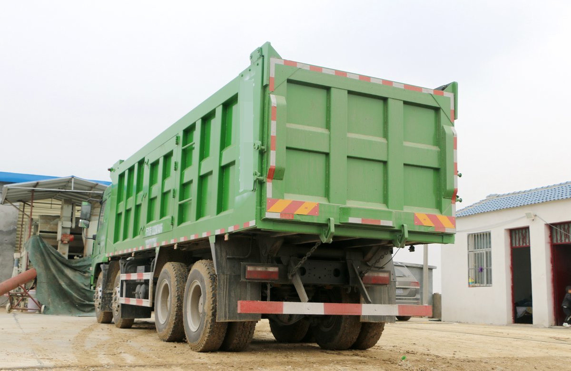 Shacman Использованные грузовики X6 Heavy Duty 8*4 Dumper 300hp Полезная нагрузка 30-50 тонн LHD/RHD