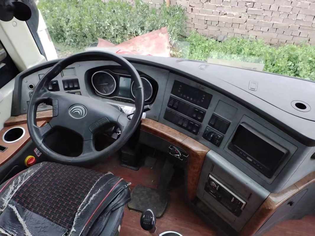 Подержанные автобусы Ютонг 2 на 3 места расположение 59 мест второй ручной автобус 2016 год хороший A / C