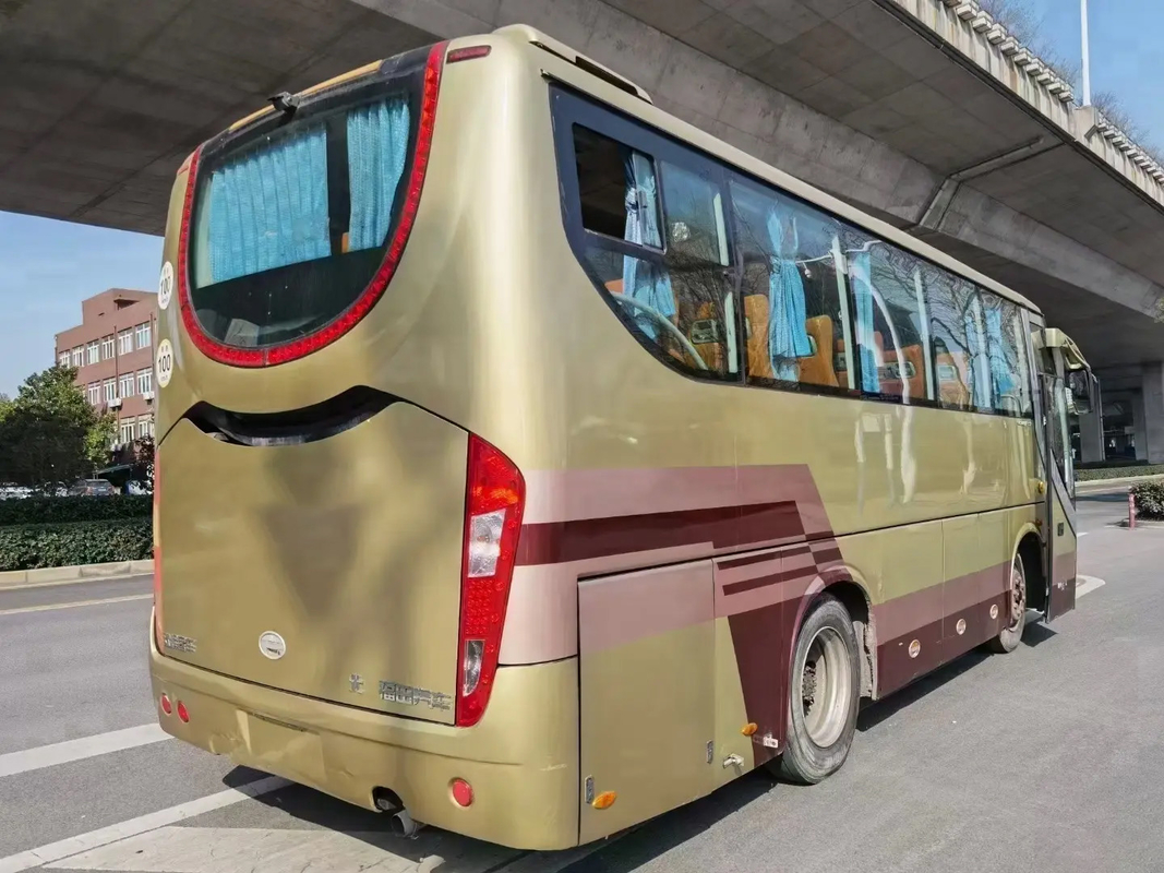 BJ6800 Дизельный автобус с левым приводом с кондиционированным воздухом и большим багажным пространством