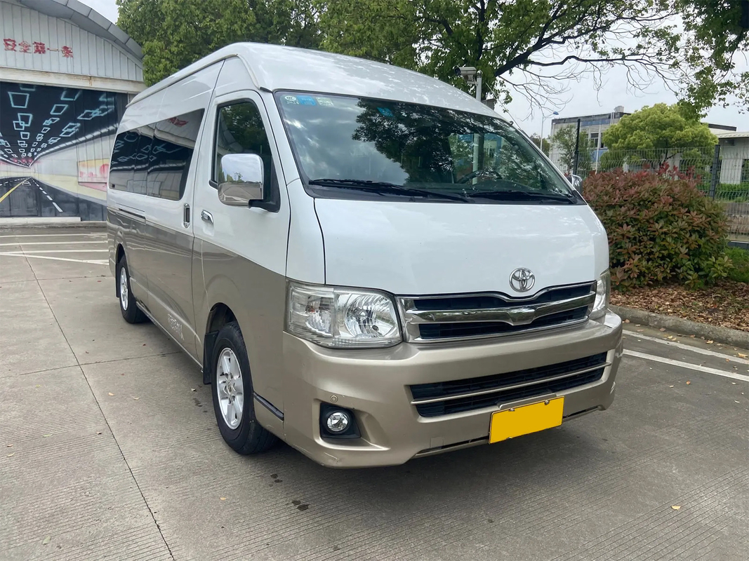 Toyota Hiace 13-местный левоуправляемый электрический микроавтобус Euro 4 Standard Champagne Gold