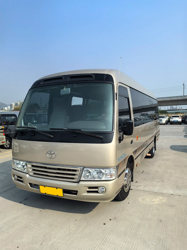 Toyota Coaster 20-местный электрический китайский дверной Китай IV Шампанский Золотой бизнес-автобус среднего размера