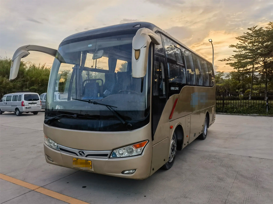 XMQ6759 Евро 4 Стандартный 7,5 м Левоугольный дизельный двигатель KingLong Подержанный пассажирский автобус