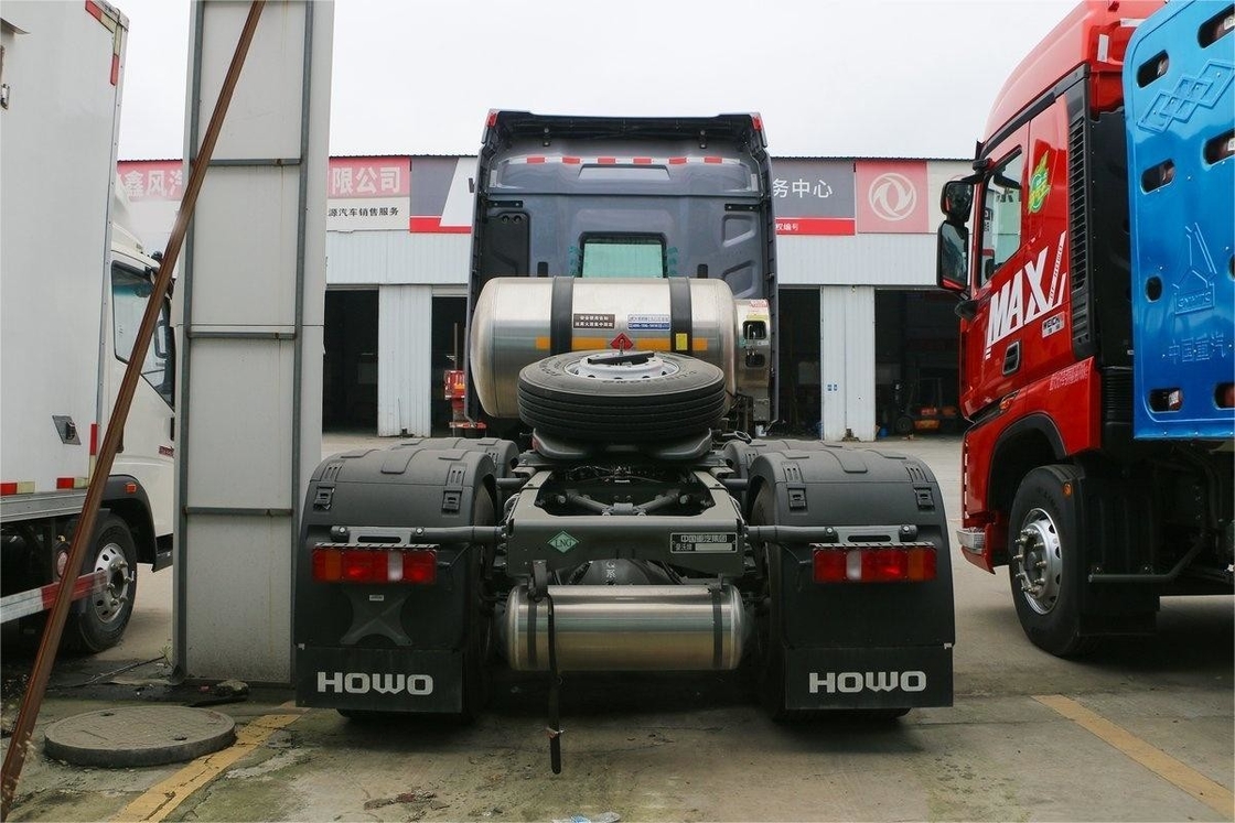 HOWO Max Heavy Truck Light Luxury Version High Roof Flow Plate 480HP 6X4 трактор с СПГ