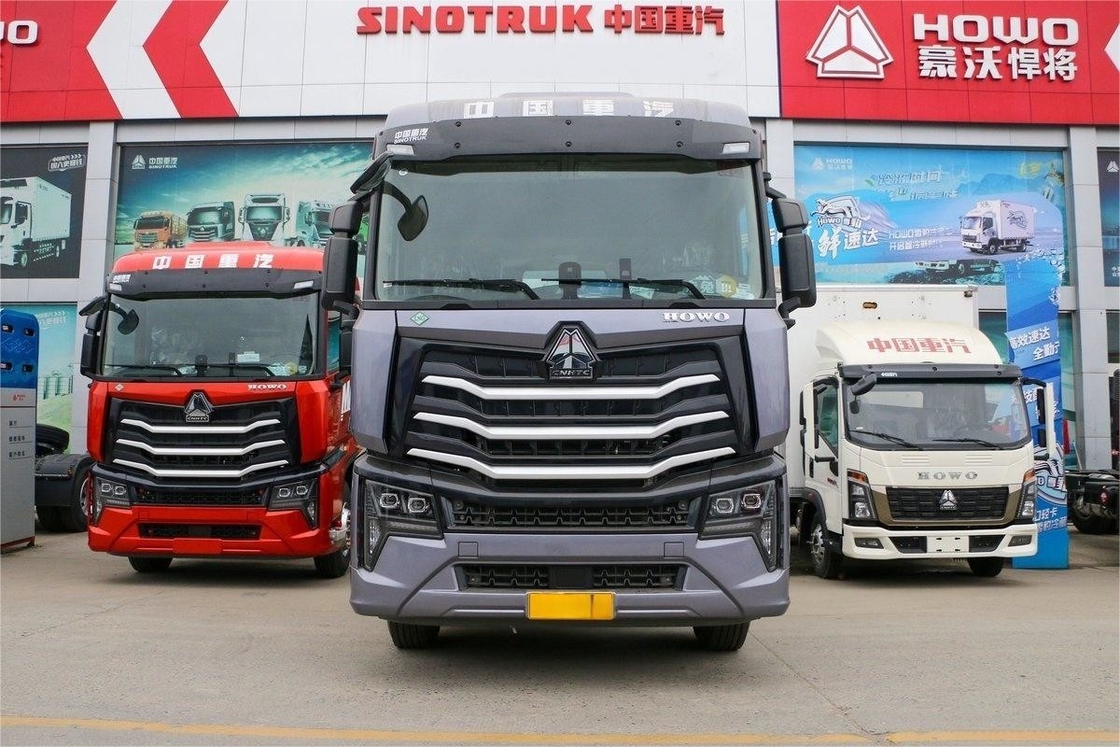 HOWO Max Heavy Truck Light Luxury Version High Roof Flow Plate 480HP 6X4 трактор с СПГ