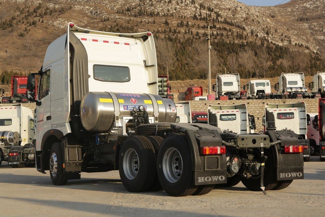 HOWO тяжелый грузовик дефлектор боковой ветровой ваны 440 HP 6X4 LNG Национальный VI трактор (13T задней оси)