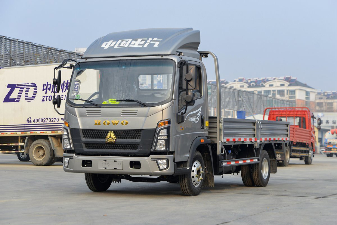 Sinotruk Howo Легкий грузовик Титан Серия 150 л.с. 4,15 м Однорядный забор Серебряный кузов Однорядные сиденья