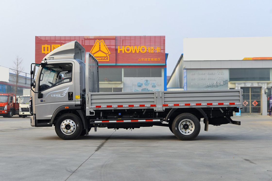 Sinotruk Howo Легкий грузовик Титан Серия 150 л.с. 4,15 м Однорядный забор Серебряный кузов Однорядные сиденья