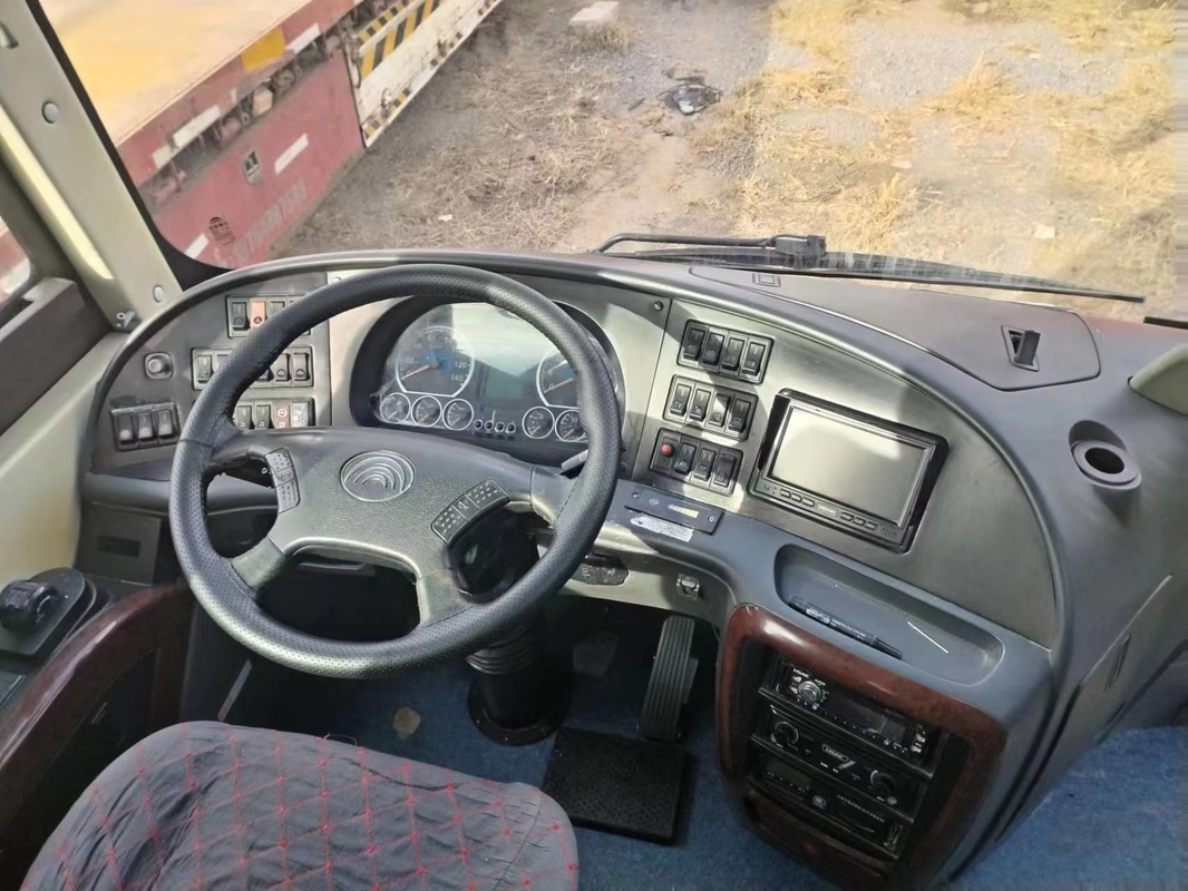39 мест YUTONG Bus ZK6888 Подержанный дизельный автобус 2-й ручной автобус Euro III