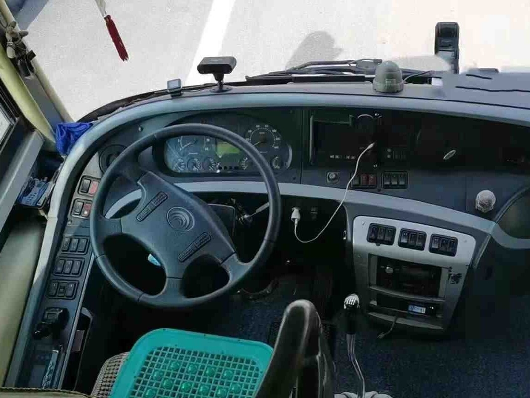 2-й ручной пассажирский автобус Yutong Zk6122 Большой багаж двигатель Weichai 336hp A/C