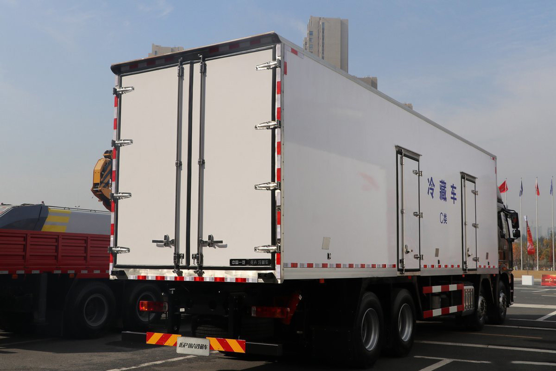 FAW Jiefang CA5320 J6P тяжелый грузовик холодильный грузовик дизель 12 передач 420 л.с. 8х4 9,2 м грузовой ящик Три двери