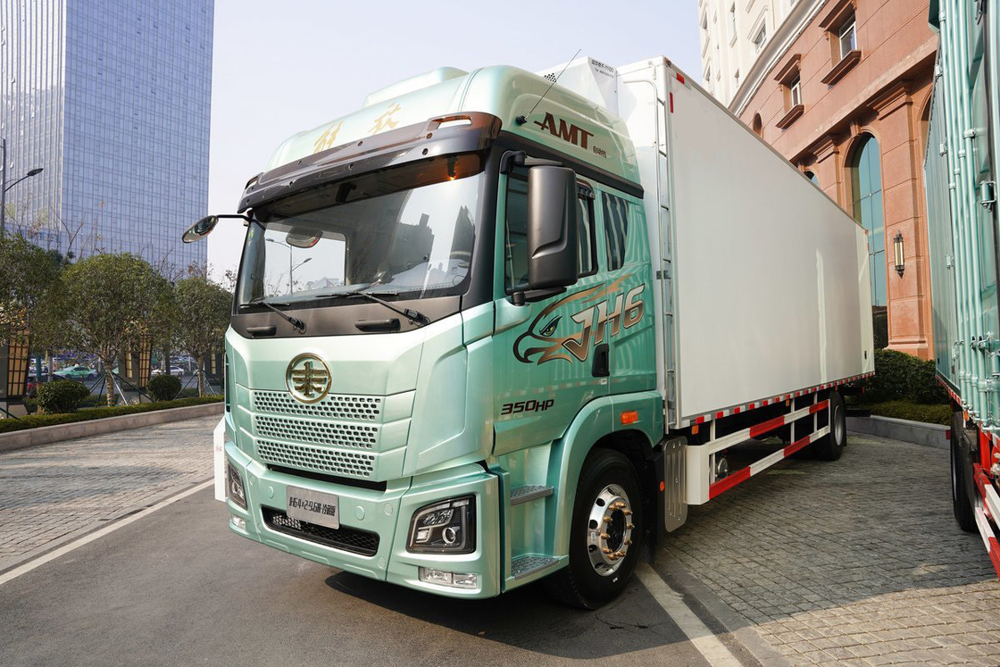 Циндао Jiefang CA5181 JH6 Седалище на пол-ряд Дизель 10-скоростной 350 л.с. 4X2 9,7 м AMT Автоматический холодильный грузовик