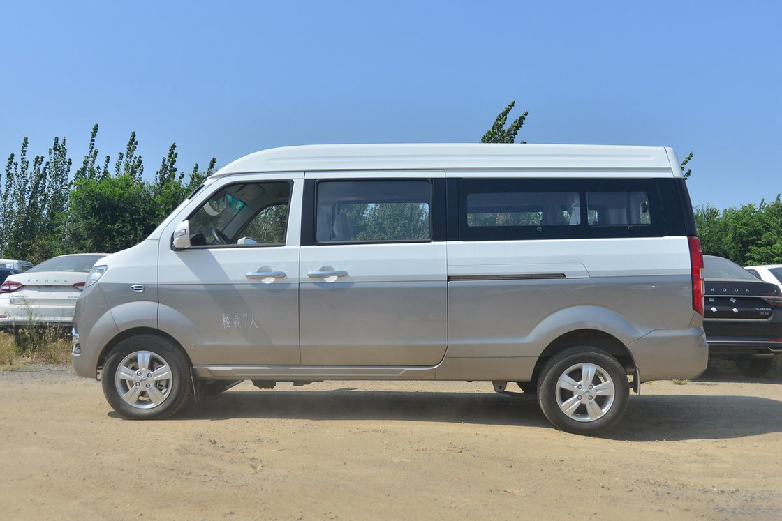 Jinbei New Hiace X30L 2023 Super Edition 102HP 1.5L бензиновый 6-7 местный микрован (с кондиционером)