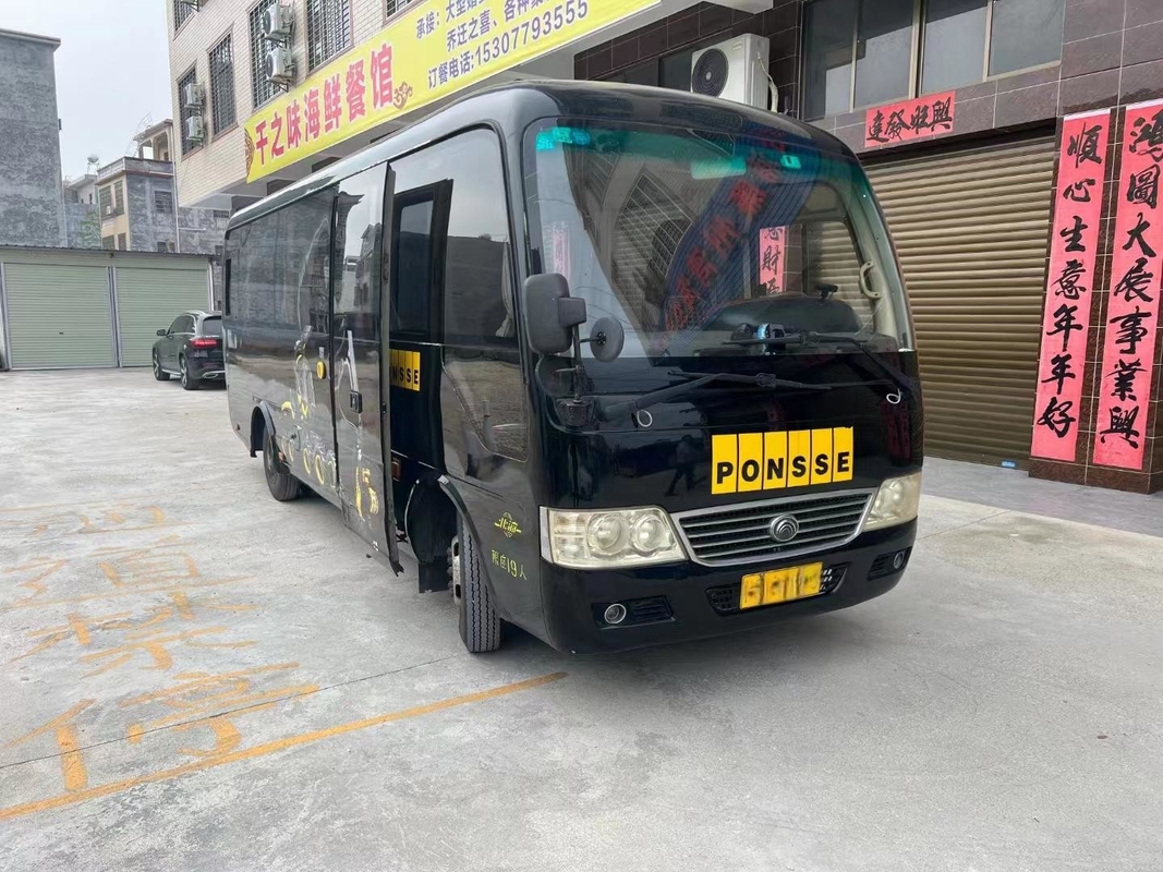Подержанный мини-автобус для продажи Yutong ZK6708D Передний двигатель Дизельный автобус 19 мест 2+1 места