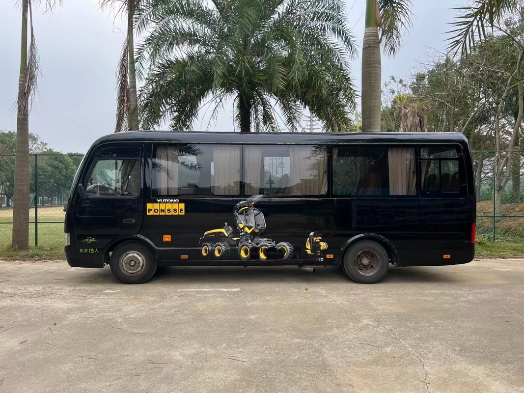 Подержанный мини-автобус для продажи Yutong ZK6708D Передний двигатель Дизельный автобус 19 мест 2+1 места