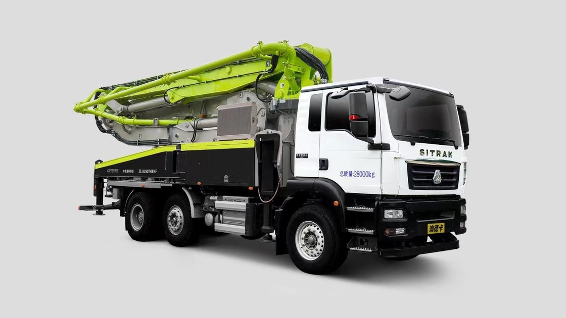 Конкретный насос 37 метров Zoomlion 6 * 4 Sinotruk Sitrak Шасси Пятисекционный бум для гибкости