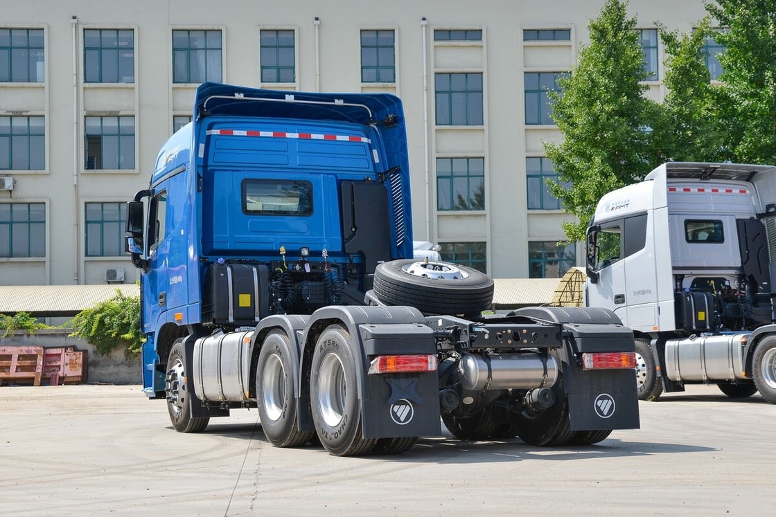 Использованная головка трактора высокая лошадиная мощность Foton Auman Commins двигатель Синий высокий крыша кабинки спящих