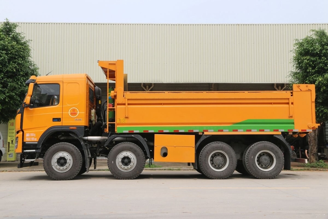 Самосвал б/у в Африке DAYUN N8V 8*4, привод 350 л.с.  Б/у строительный самосвал с небольшим пробегом