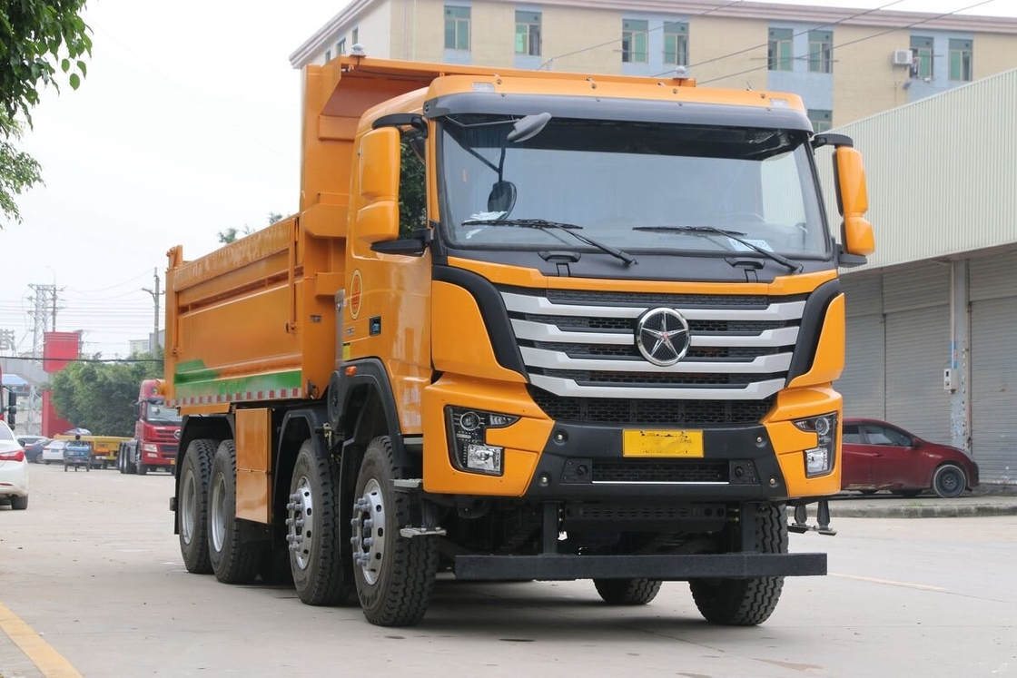 Самосвал б/у в Африке DAYUN N8V 8*4, привод 350 л.с.  Б/у строительный самосвал с небольшим пробегом
