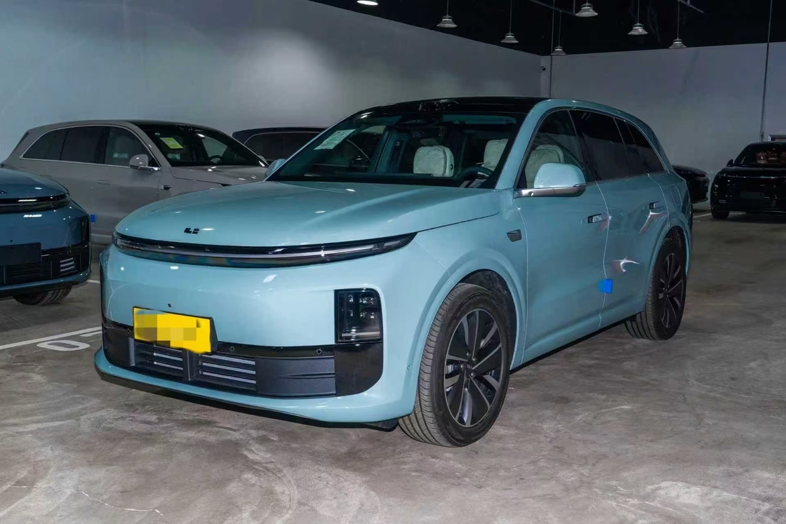 Китайский Li6 для экспорта. Идеально для 2025 года. Личный транспорт. Малый пробег. Электрический и бензиновый гибрид