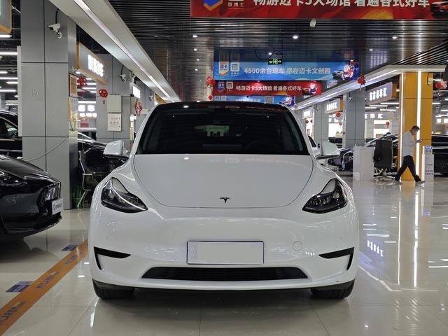 Доступный Подержанный Tesla Model Y SUV 2022 версия с подъемом к задним колесам для семейного использования