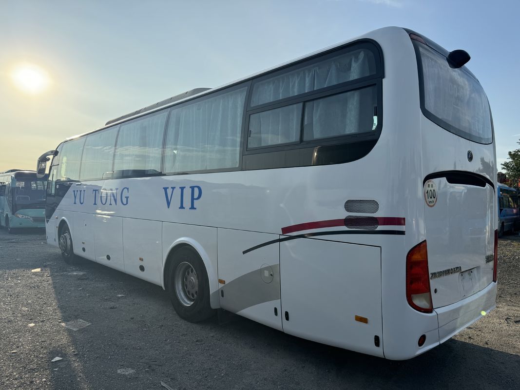 Подержанный пассажирский автобус Yutong ZK6110 2020 года выпуска, 56 мест, компоновка 2+3, две двери, левостороннее управление, автобус класса люкс