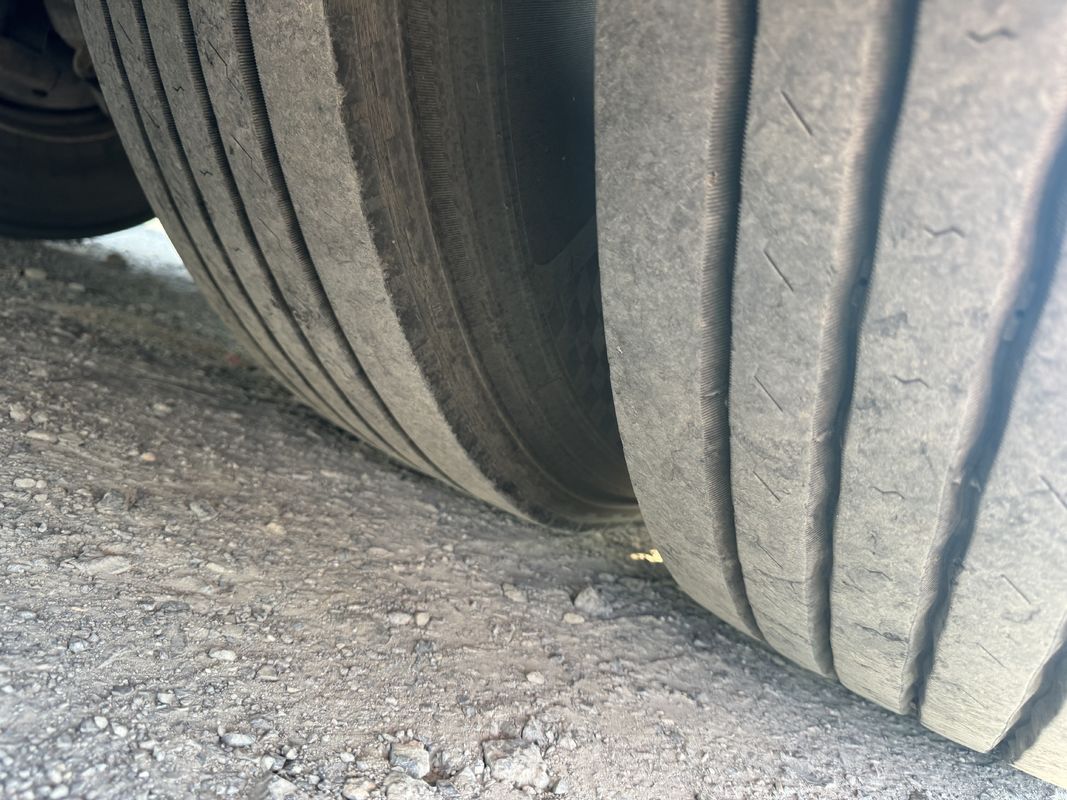 Подержанный пассажирский автобус Yutong ZK6110 2020 года выпуска, 56 мест, компоновка 2+3, две двери, левостороннее управление, автобус класса люкс