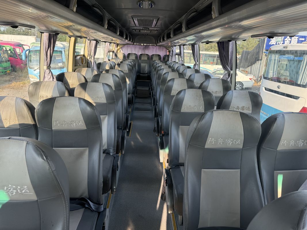 Подержанный пассажирский автобус Yutong ZK6110 2020 года выпуска, 56 мест, компоновка 2+3, две двери, левостороннее управление, автобус класса люкс