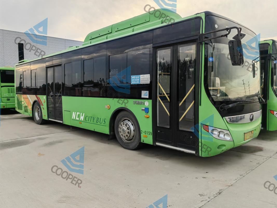 2020 год. Б/у. 77/23 места. 12 метров. Плавная форма. Б/у автобус Yutong6120 CNG. Двустворчатые двери