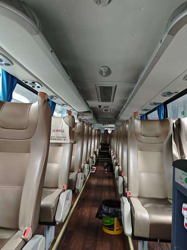 Подержанный автобус Yutong Coach Bus 55 Seater ZK6122 Вторая рука Церковь Междугородный аэропорт Школа Коммутерные междугородные автобусы Weichai Engine