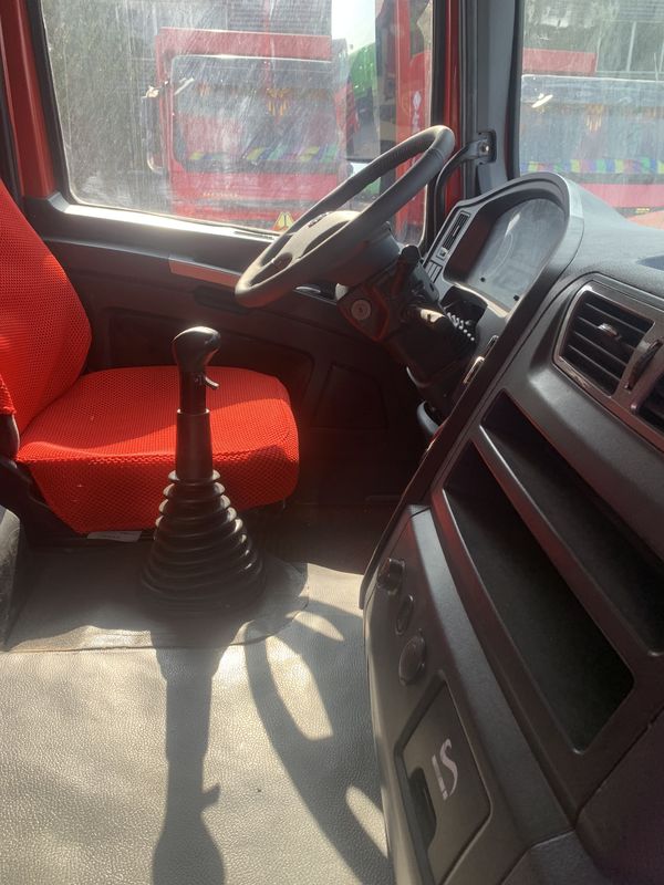 8х4 подержанный грузовик с откидышкой Shacman X3000 Weichai 500hp грузовик с откидышкой Volquete Volteo Rhd/Lhd