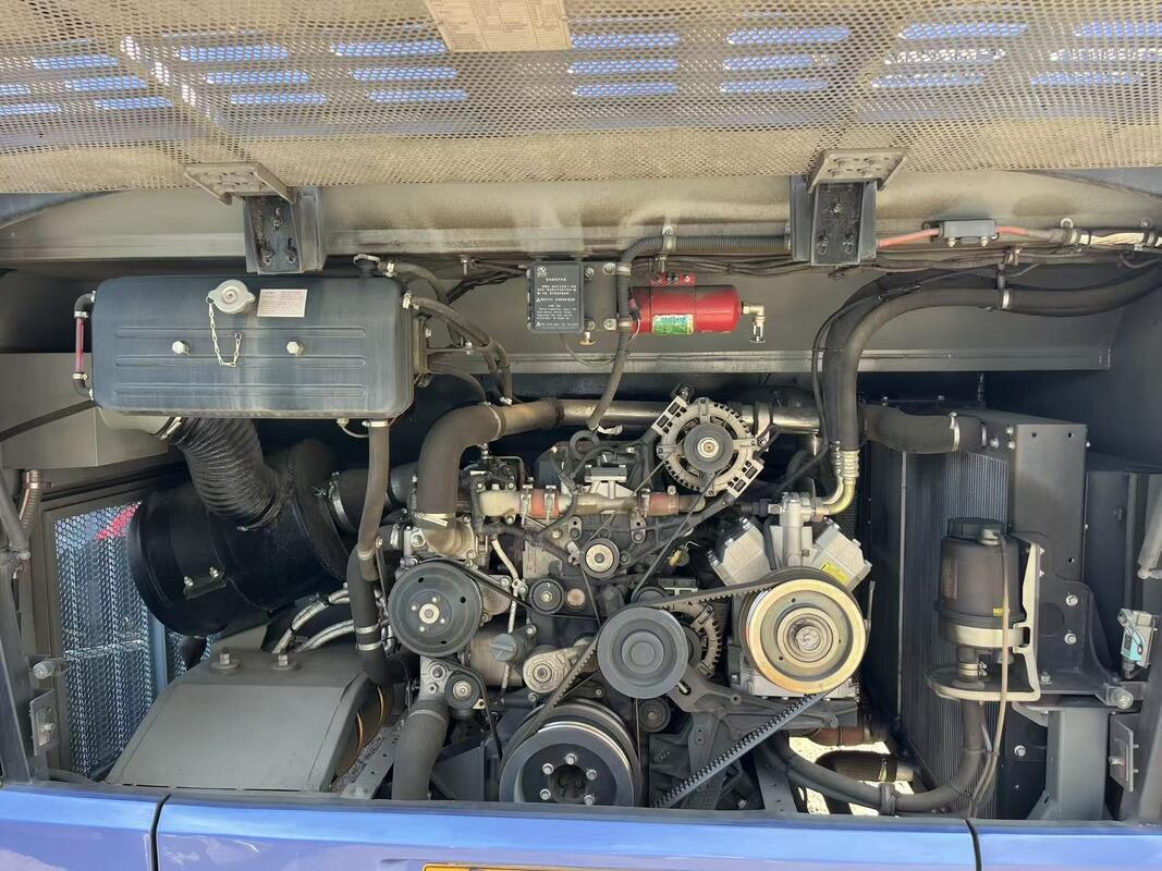 Подержанный дизельный автобус Kinglong 50 мест Luxury Leafspring Weichai Engine School Tour Междугородный пригородный автобус