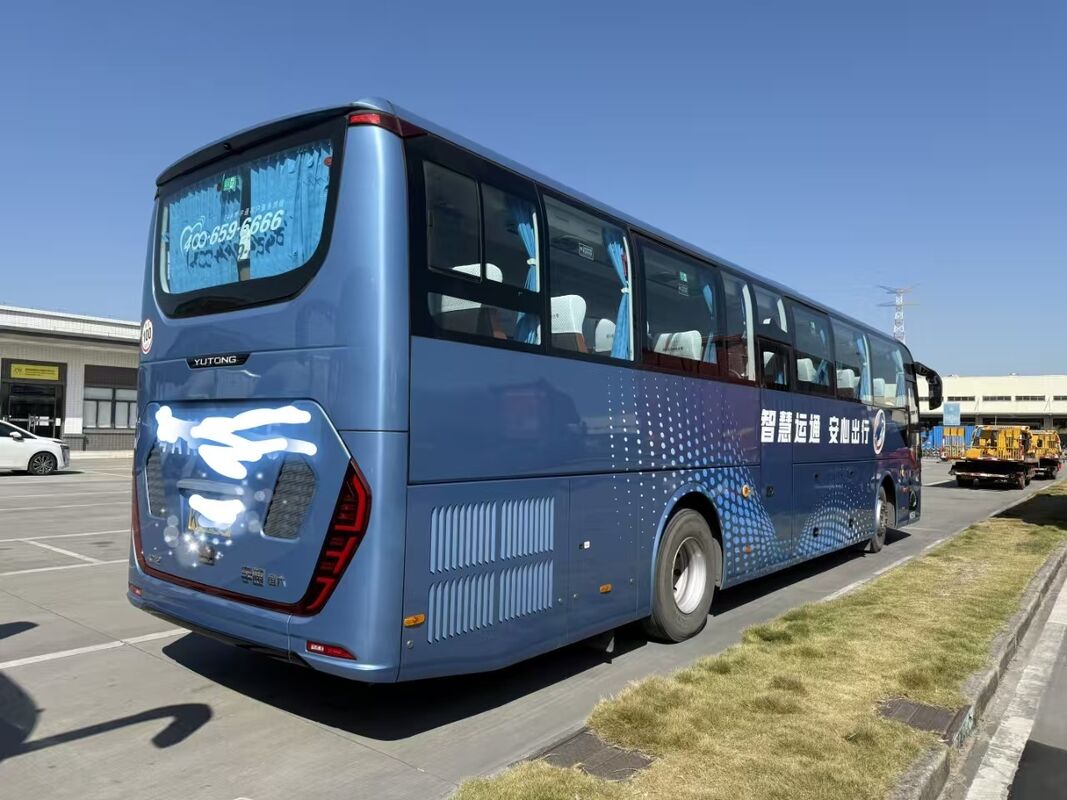 Использованный 12-метровый 50-местный дизельный автобус Yutong Coach C11 C12 2023 года с двигателем Weichai для туристических междугородних перевозок, правостороннее/левостороннее рулевое управление