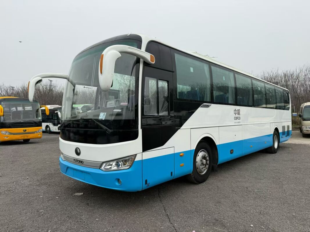 Подержанные туристические автобусы Yutong Zk6125 Yuchai 330 л.с. Рессорная подвеска 65 мест Роскошный транспорт с кондиционером для челночных или междугородних перевозок