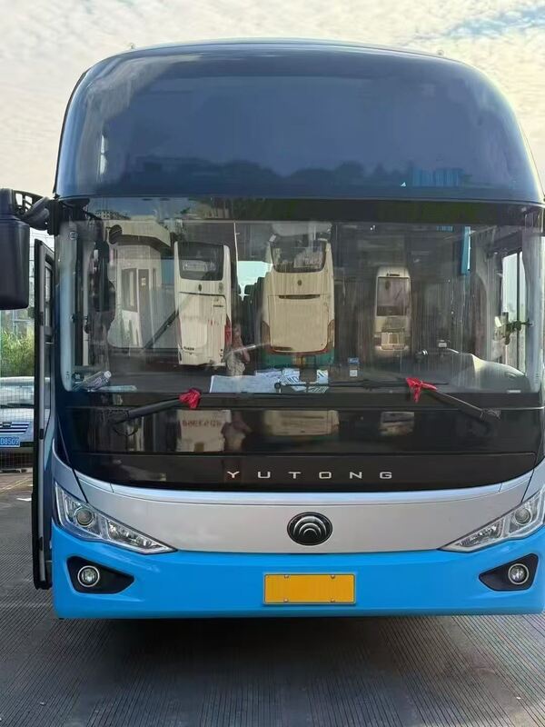Подержанные автобусы Yutong Zk6128 Weichai 375hp Euro 5 Leaf Spring 48 мест Lux Транспорт с кондиционером для трансферного или дальнего следования