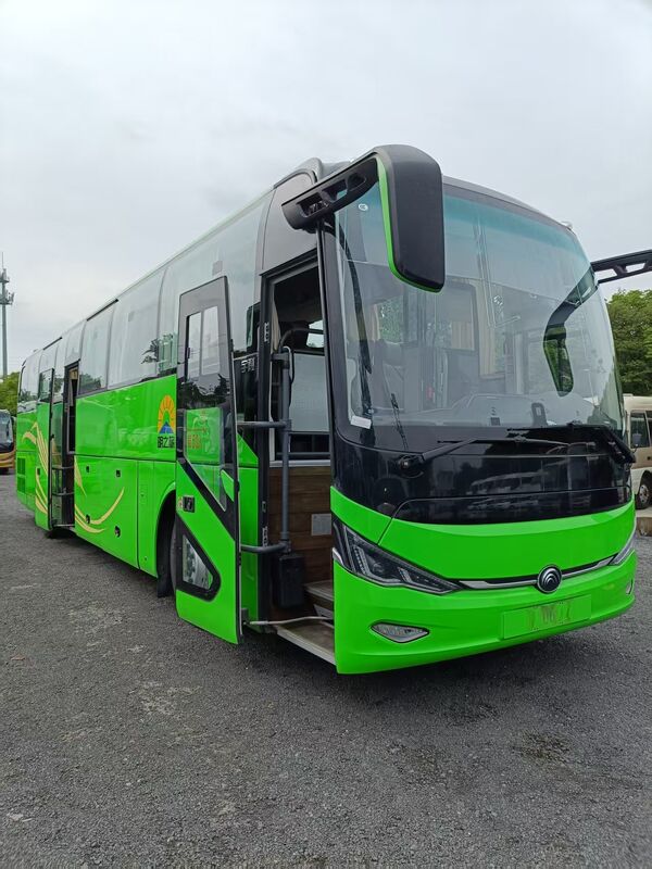 Подержанные туристические автобусы Yu-tong ZK6127 Weichai Евро 6 Рессорная подвеска 50 мест 2023 год Роскошный транспорт с кондиционером для челночных или междугородних перевозок