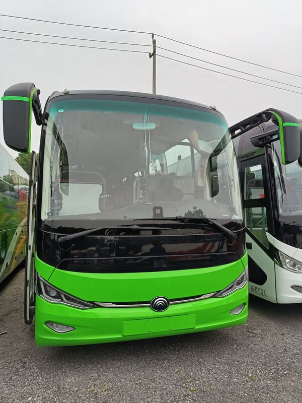 Подержанные туристические автобусы Yu-tong ZK6127 Weichai Евро 6 Рессорная подвеска 50 мест 2023 год Роскошный транспорт с кондиционером для челночных или междугородних перевозок