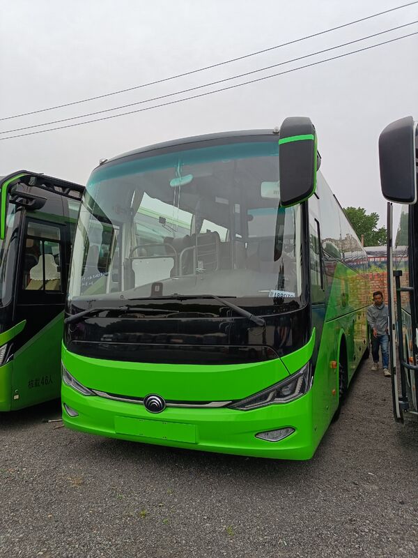 Подержанные туристические автобусы Yu-tong ZK6127 Weichai Евро 6 Рессорная подвеска 50 мест 2023 год Роскошный транспорт с кондиционером для челночных или междугородних перевозок