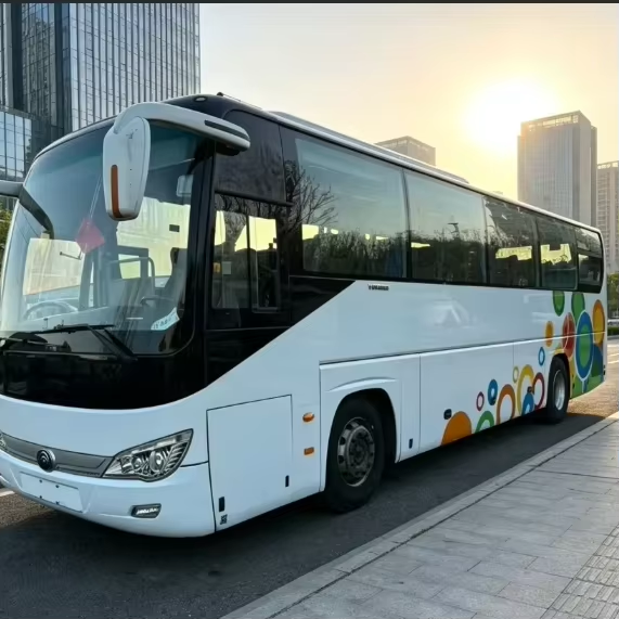 ZK6119 Дизельный длинный транспортный автобус 50 мест Подержанный туристический пассажирский автомобиль для продажи