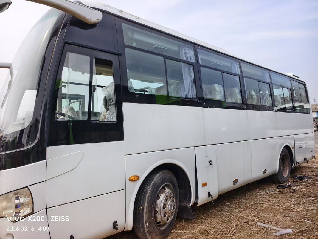 39 Seater Used Yuton-g Bus City Bus with 2+2 Seat Layout and Custom Made Paint for Passenger Transport