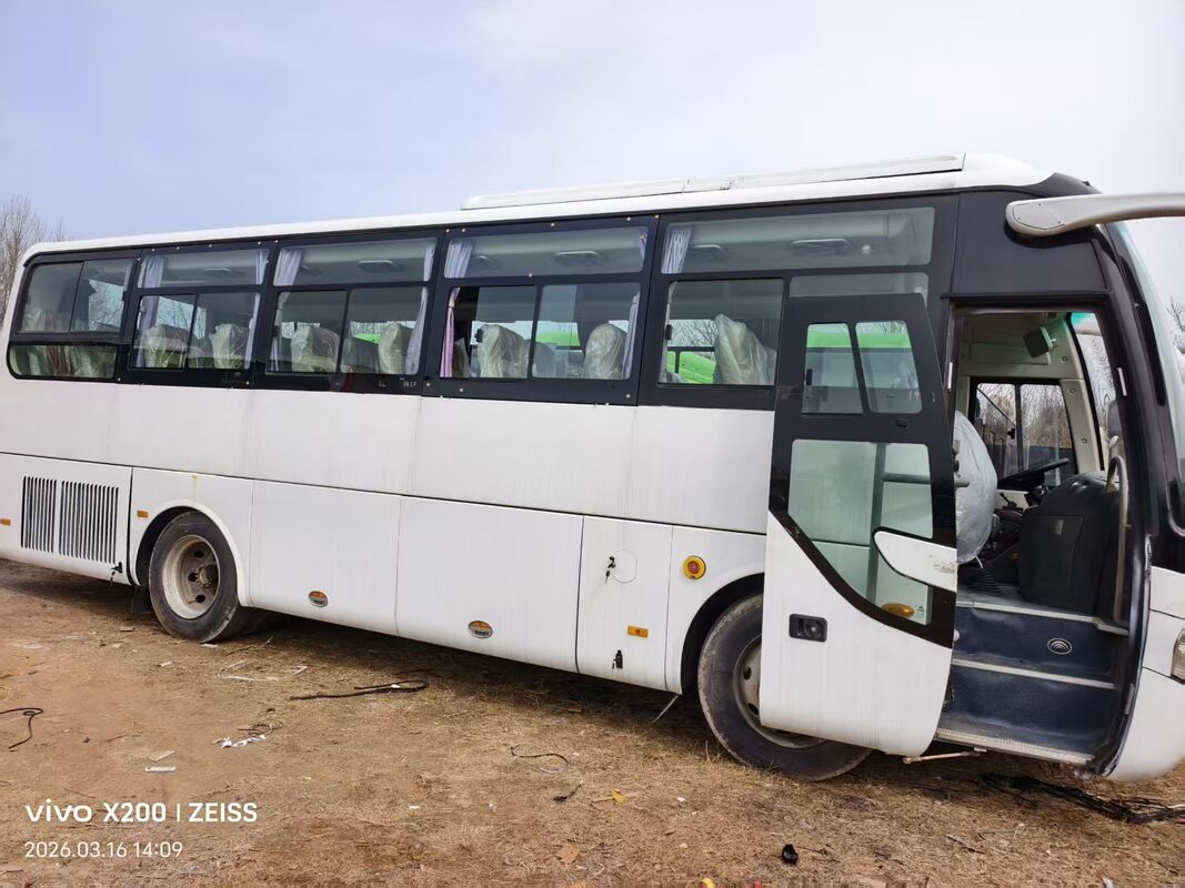 39 Seater Used Yuton-g Bus City Bus with 2+2 Seat Layout and Custom Made Paint for Passenger Transport