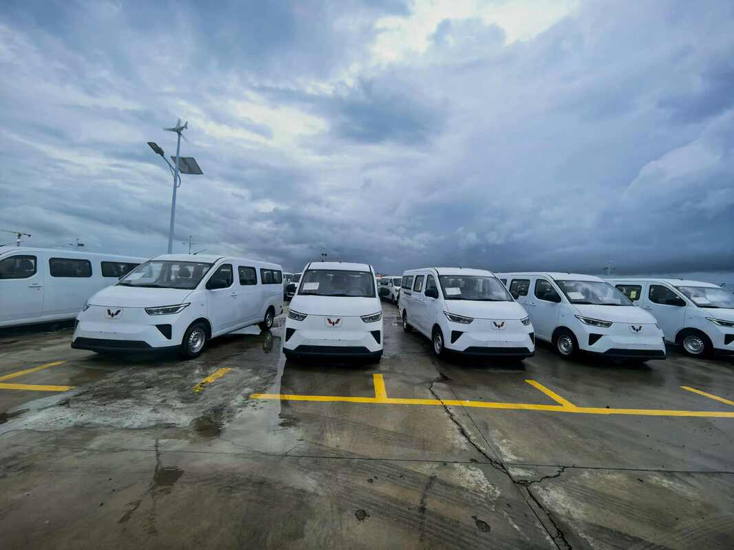 Wuling Yangguang EV, электрический микроавтобус, 9-местный электрический пассажирский фургон, электрический маршрутный автобус, легкий электрический автобус, электрический микроавтобус с левым рулем